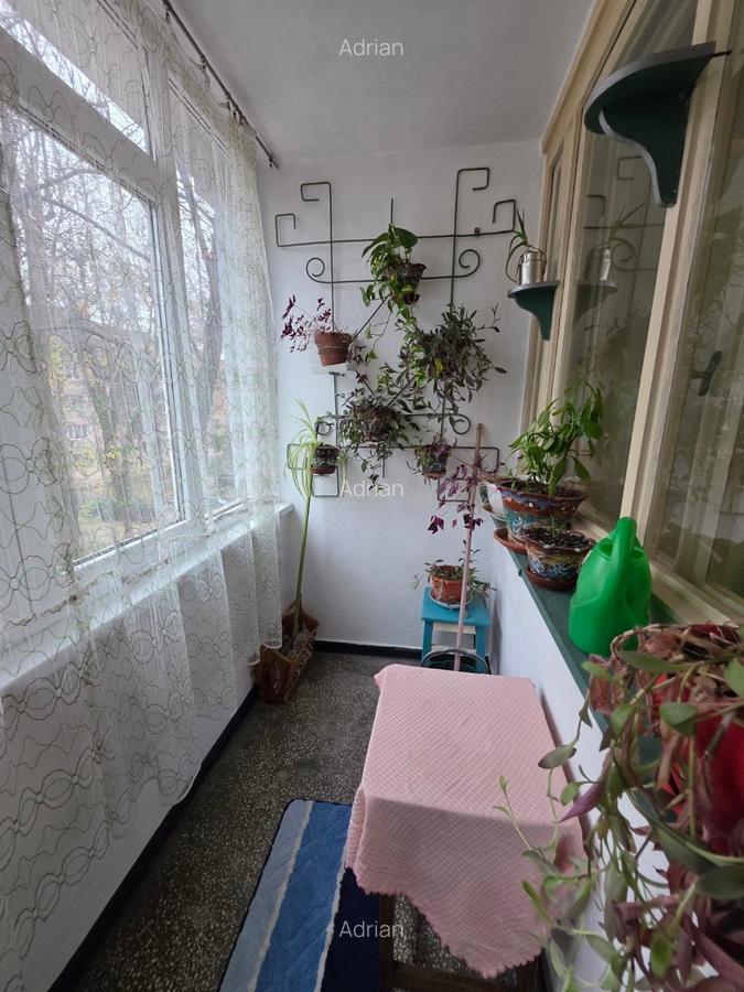 1 Decembrie 1918 intersectie Jean Steriadi, 10 minute metrou , vav Auchan, - 12