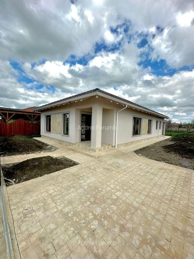 Individuala Parter Sanmihaiu Roman,4 Camere,2 Bai,Proiect Modern,Curte Amenajata - 1