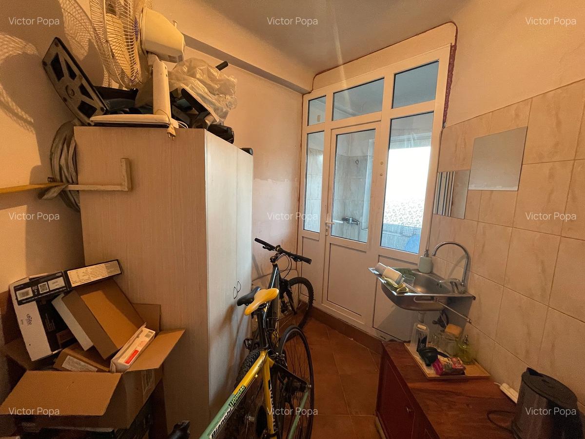 5 camere mansarda vis-a-vis de Palatul Cotroceni - 13