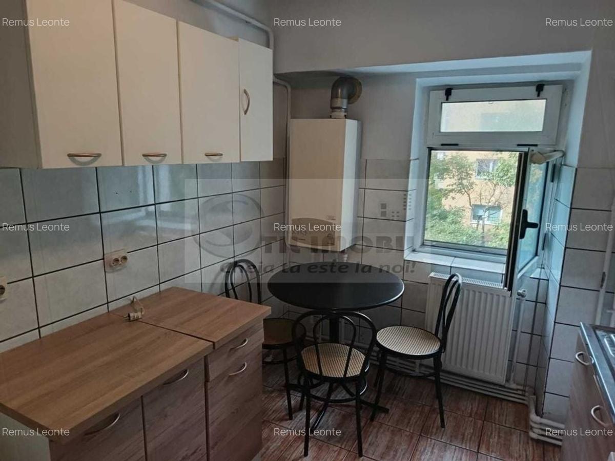 De Inchiriat - Ap. 2 camere decomandat - 2/4 - Pacurari - 500 euro ! - 4