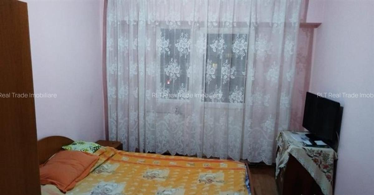 Apartament cu 3 camere decomandat în Răcădău - 4