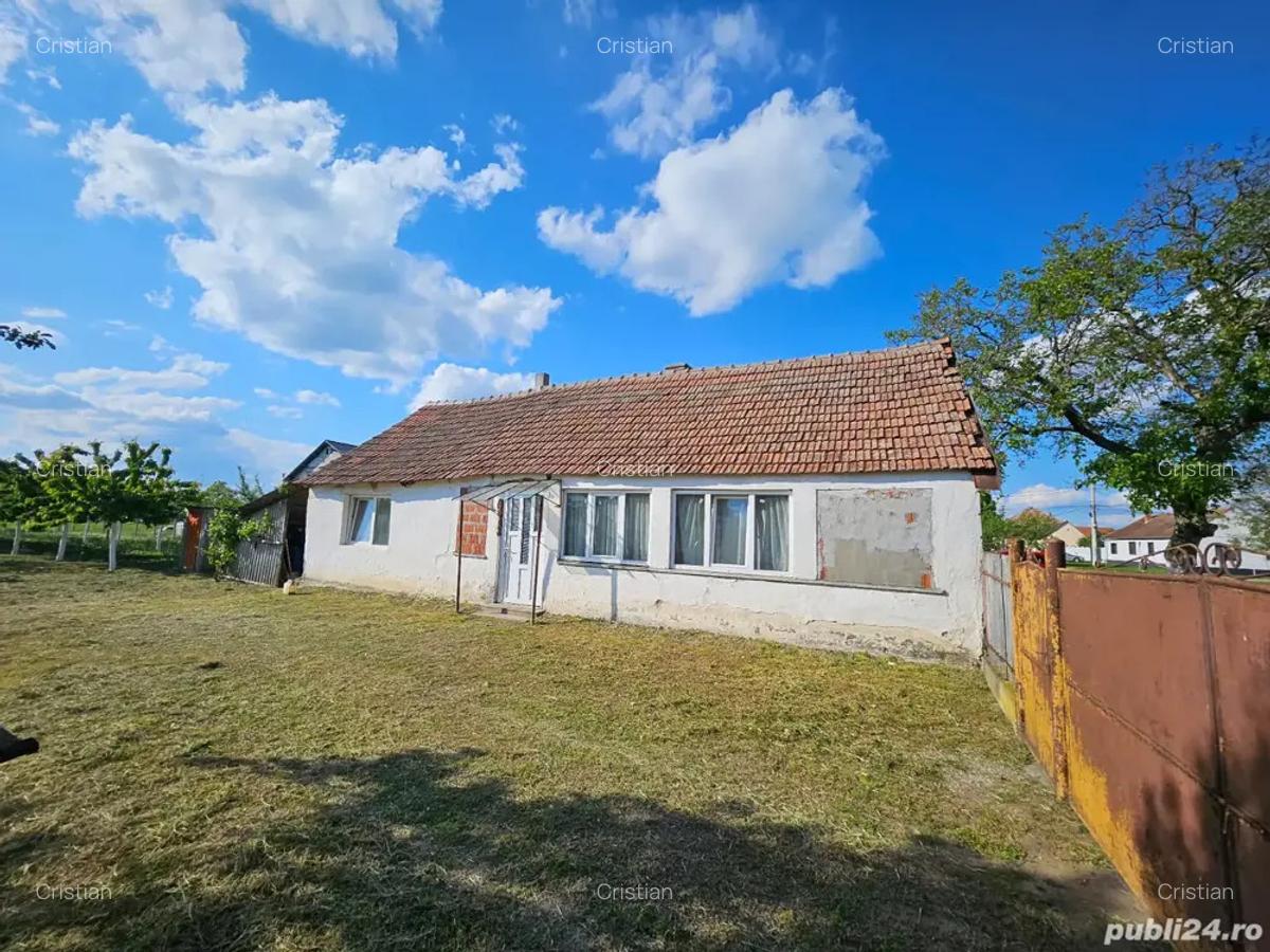 Casa cu teren 1405 mp la Sambateni - 1