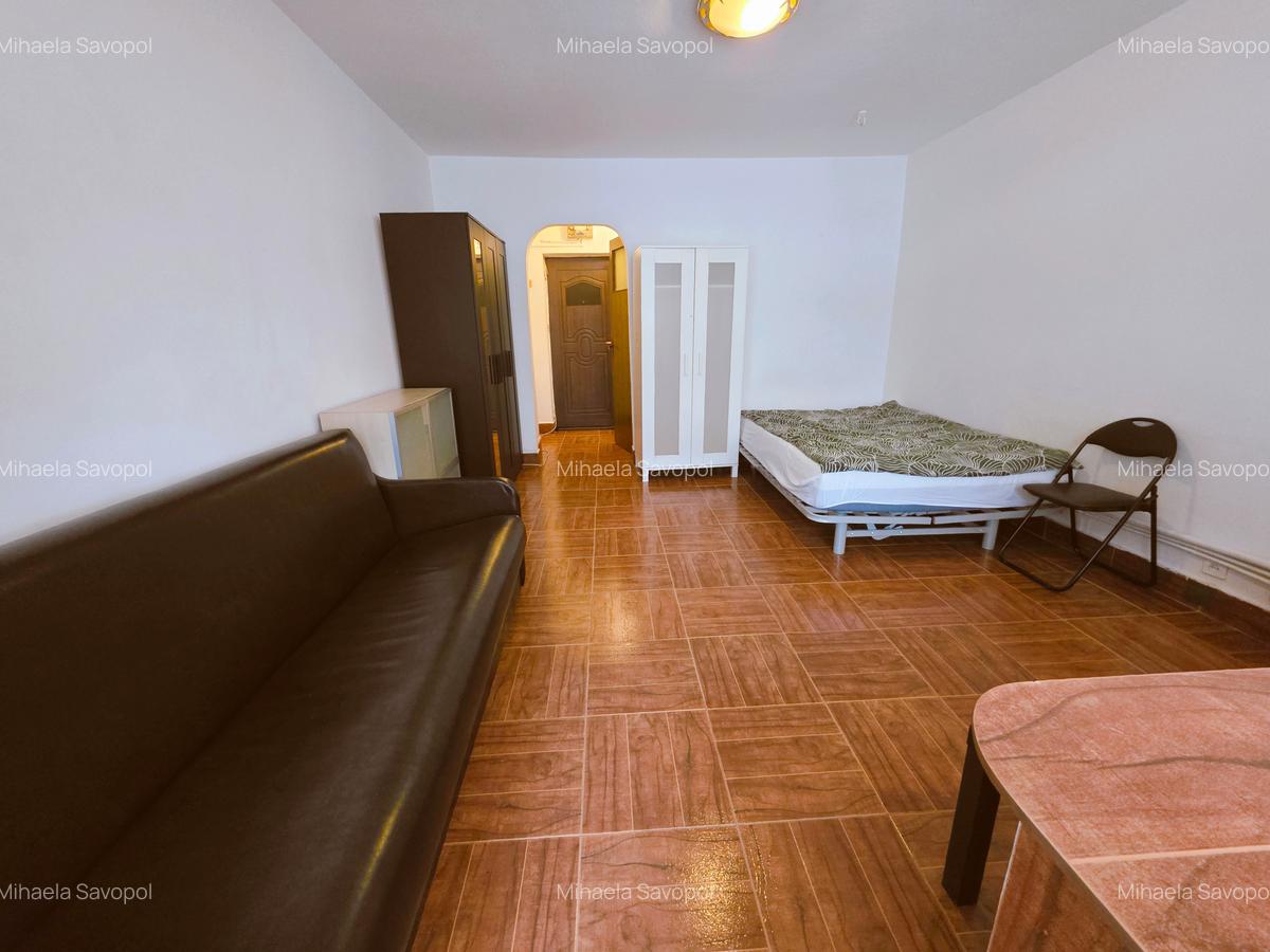 Garsoniera Sala Palatului - Hilton etajul 5 mobilata utilata bloc 1960 - 15