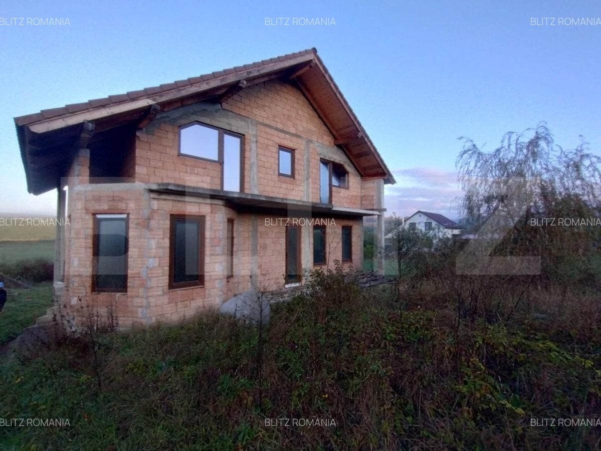Casa la rosu cu 4 camere, 80 mp utili+teren 861 mp+teren 250 mp, zona Leoni - 3