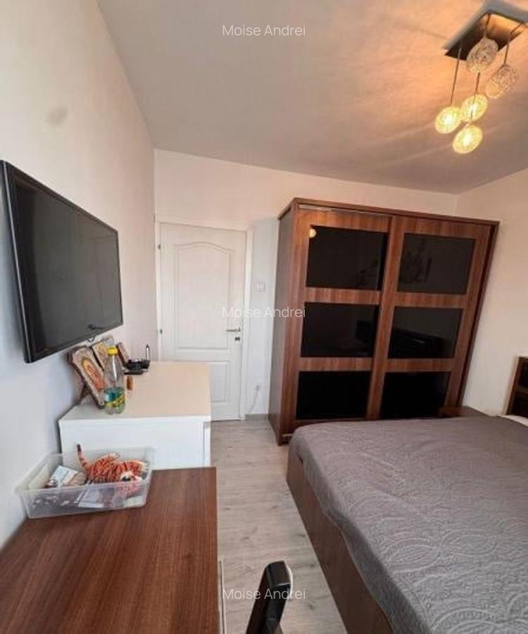 Apartament 3 camere decomandat renovat zona metrou Romancierilor - 3