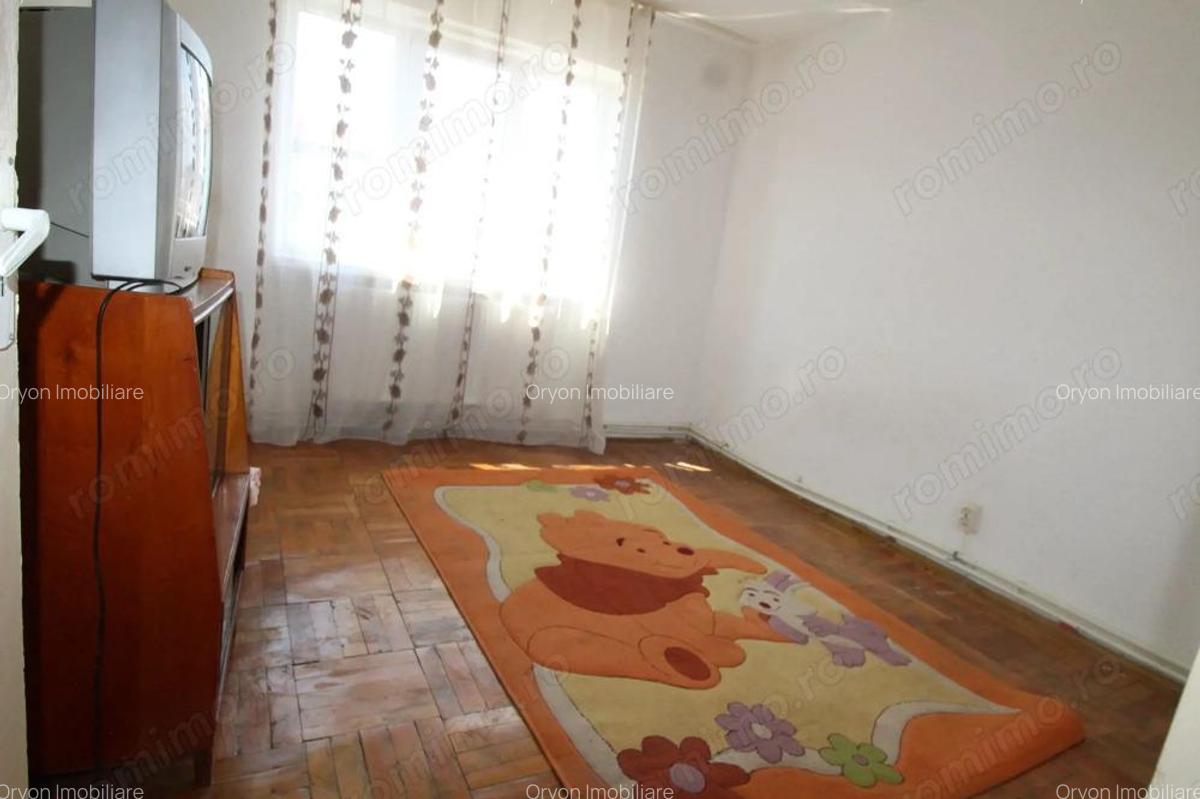 Apartament 3 camere, 66 mp, aleea Teilor - 4