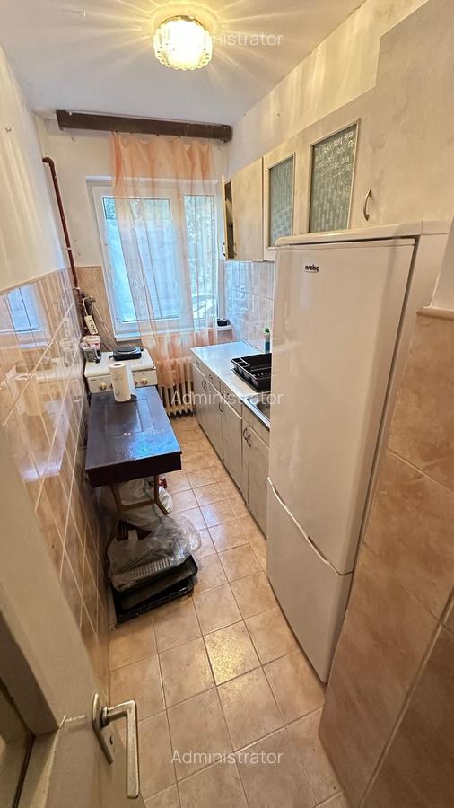 De vanzare apartament 3 camre Dacia parter inalt - 1