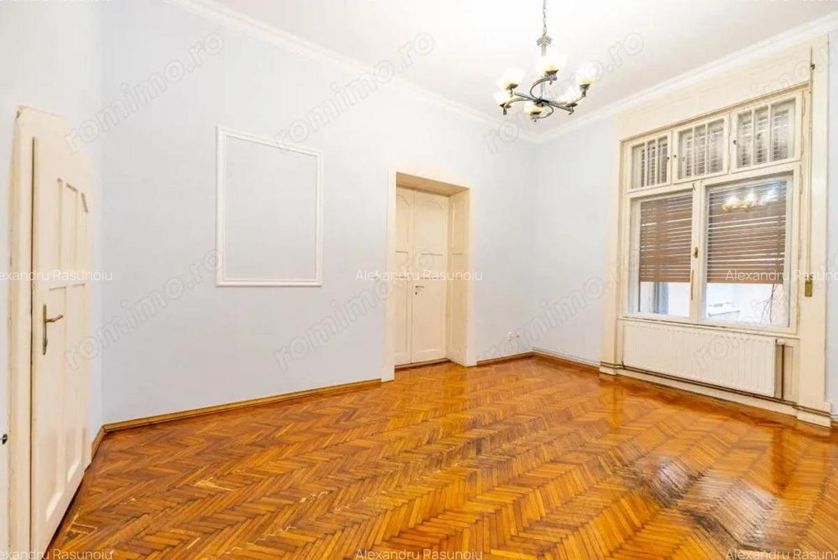 Spatiu pentru birouri,pozitionat pe Bld. Revolutiei,etajul 1 - 2