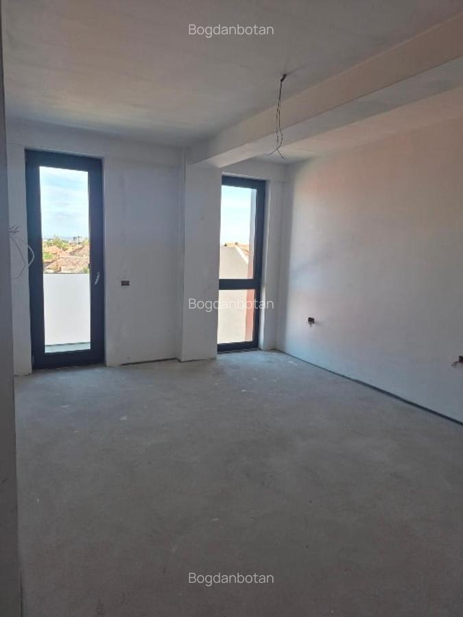 Apartament 3 camere, ultracentral, Oradea, strada Avram Iancu - 7