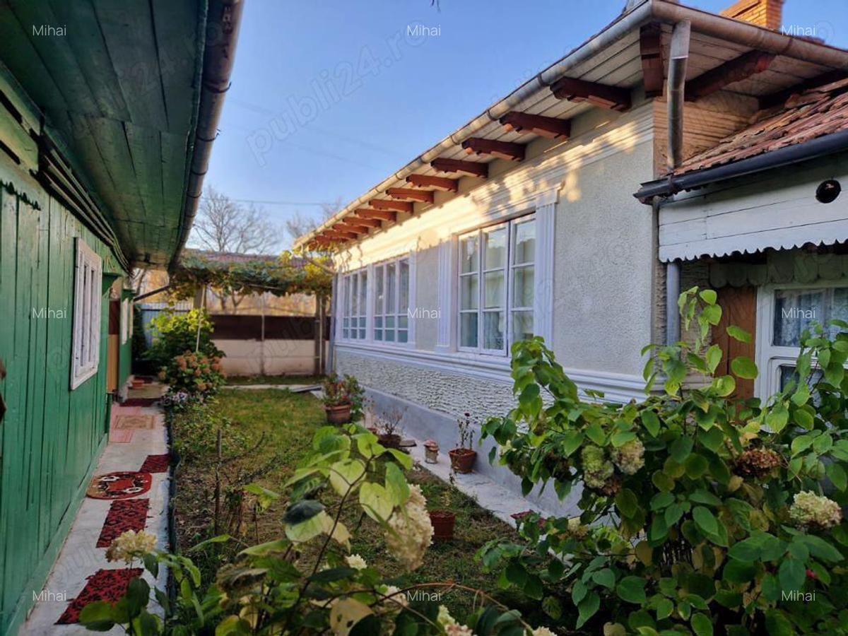 Vand casa de caramida in Comanesti - 3