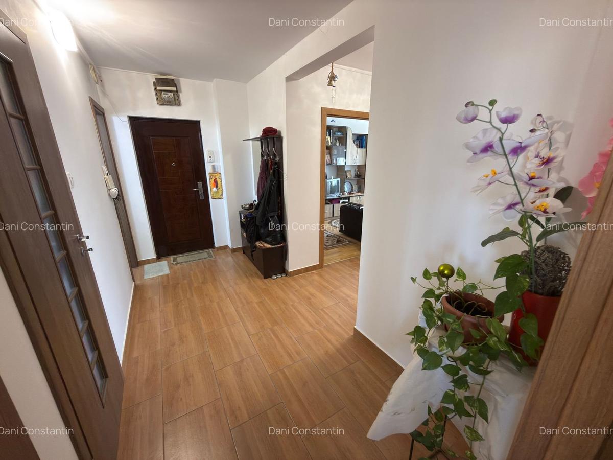 Apartament 4 camere, cetrala termica, boxa 12 mp in acte, str. Gura Ialomitei 5 - 1 Apartament 4 camere, cetrala termica, boxa 12 mp in acte, str. Gura Ialomitei 5 - 1