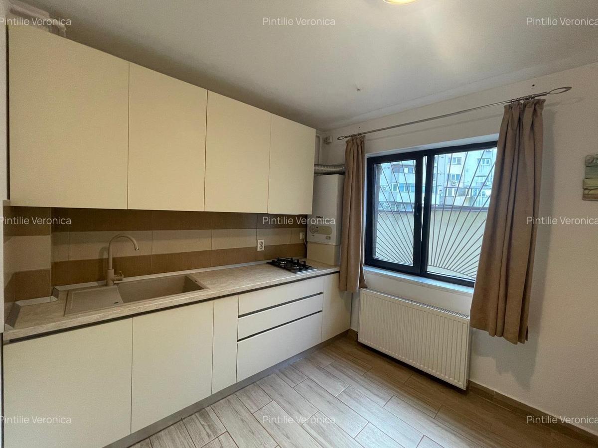 3 Camere Zona Faleza Nord Loc Parcare - 5