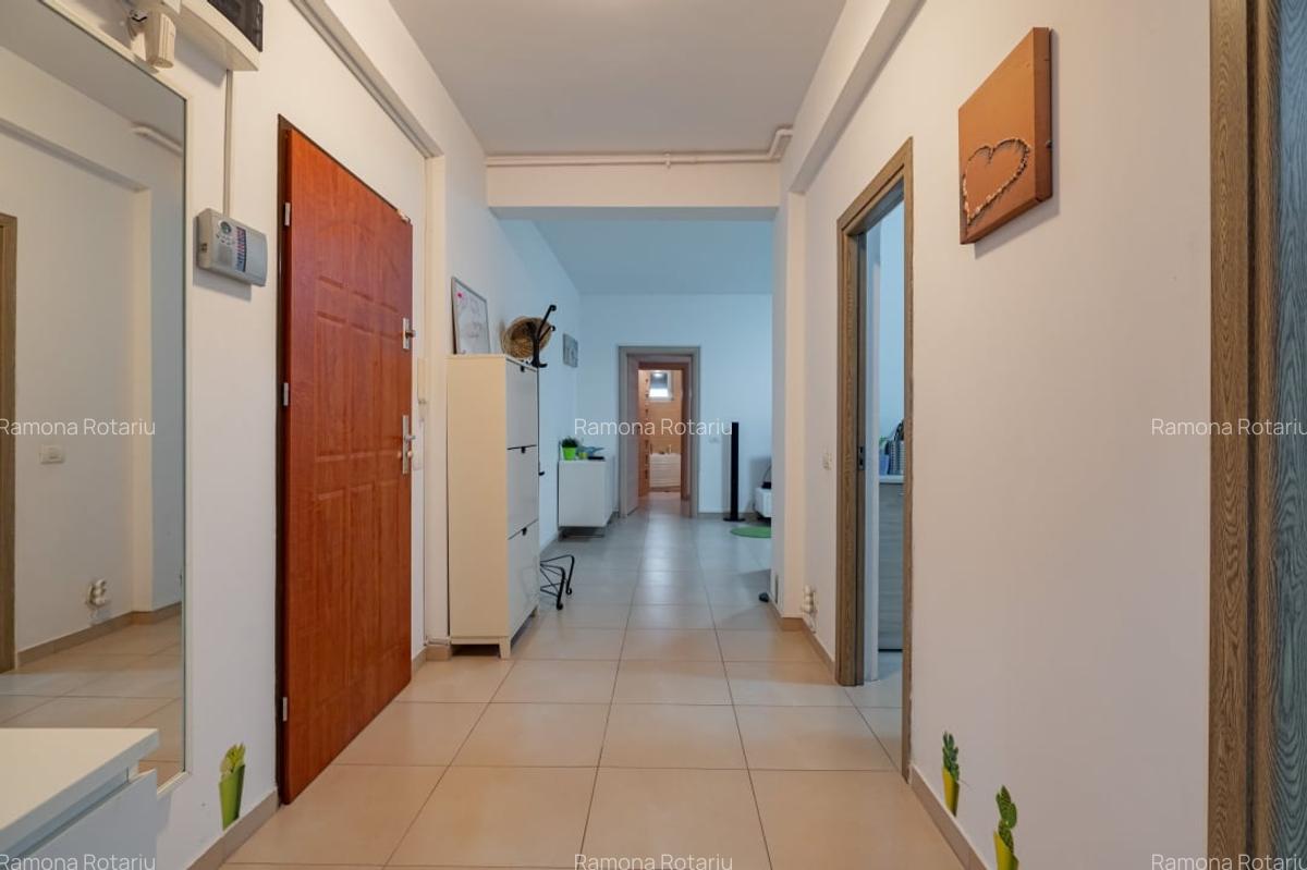 3 camere, 115 mp, Mamaia, zona centrala, pret sub media zonei (1350 euro/mp)! - 17 3 camere, 115 mp, Mamaia, zona centrala, pret sub media zonei (1350 euro/mp)! - 17