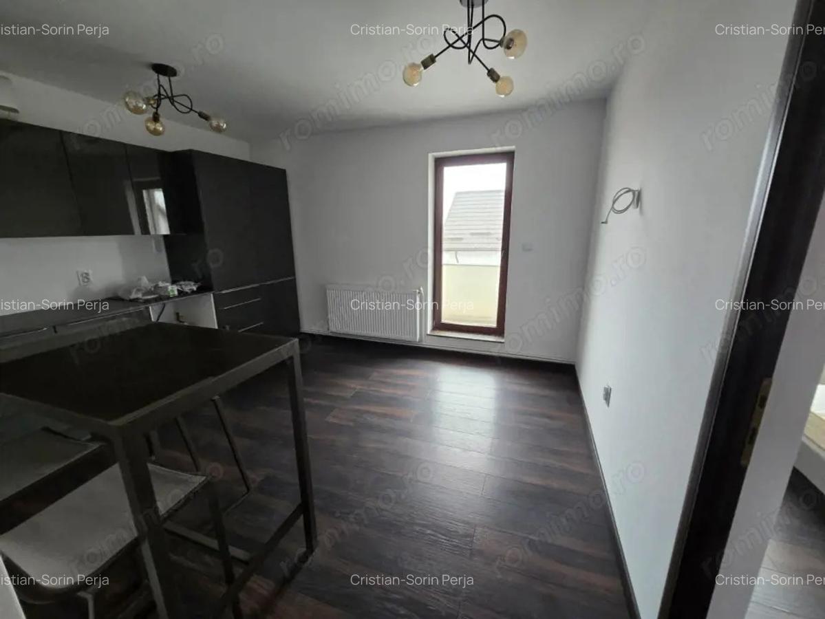 Vila Targul Saptamanal, P+2 - 27