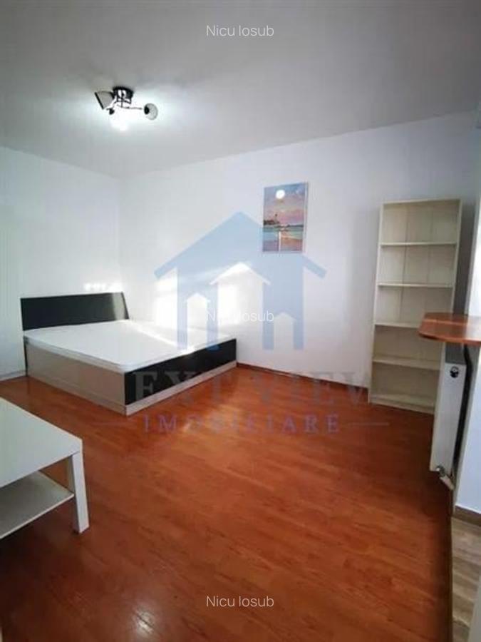 Garsonieră decomandată în Plopilor - 3