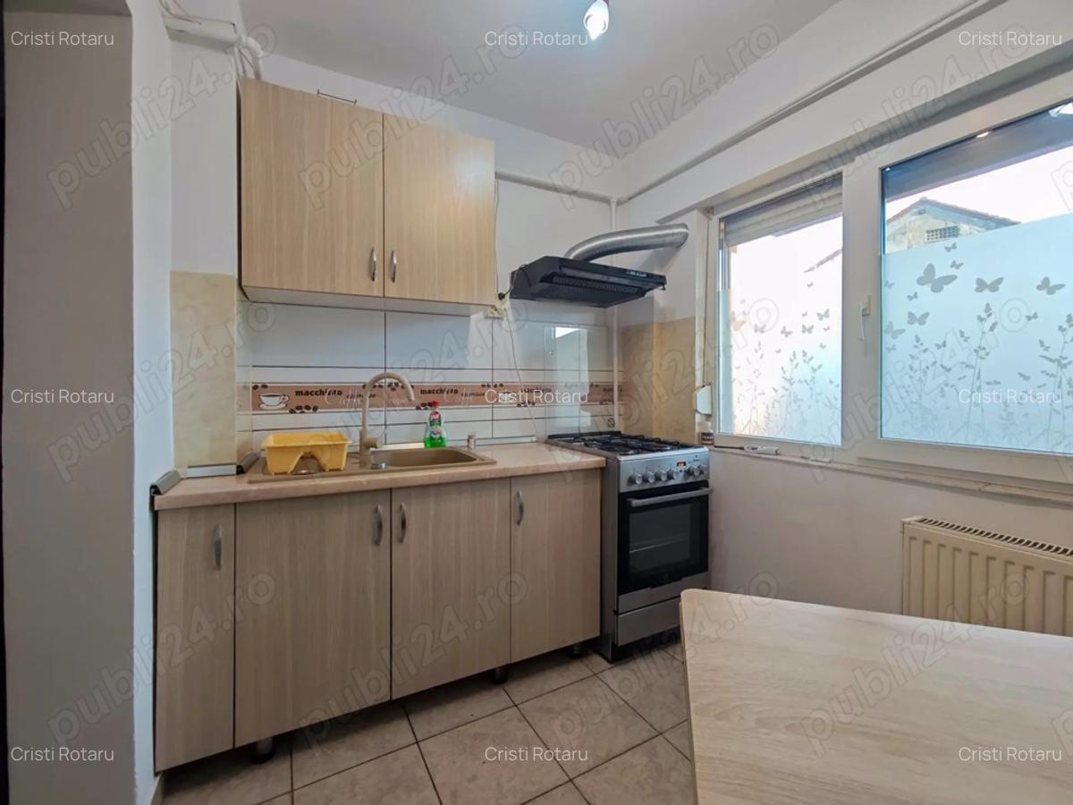 Proprietar, inchiriez apartament o camera, decomandat, mobilat, zona Buzia?ului.Pret: 250 euro. - 1