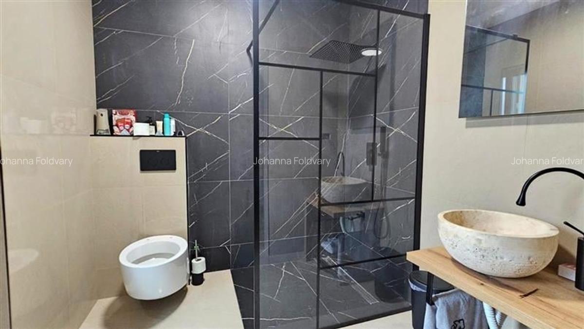 Casă cu 4 camere în Dumbrăvița - 7