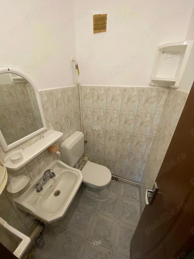 Particular ofer spre inchiriere ap 3 camere, str.Independentei - 3