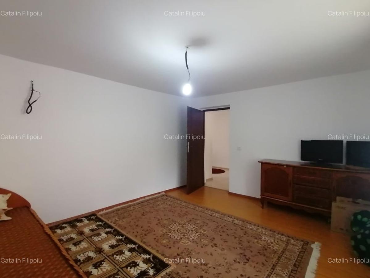 Proprietate alcatuita din imobil si teren generos,Comarnic - 7