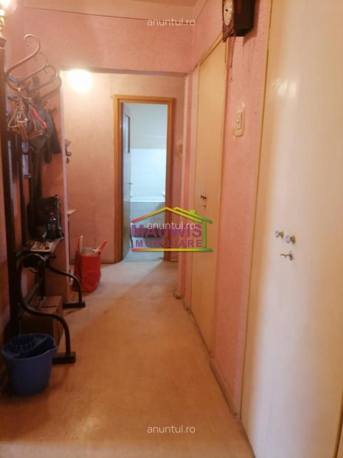 Titan, Piata Trapezului, metrou 2 minute - 2