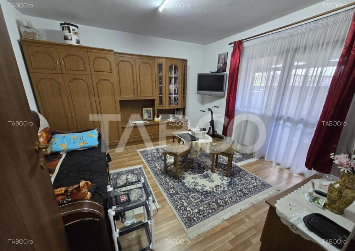 Casa de vanzare cu 6 camere 2 parcari curte libera 200 mp in - 14