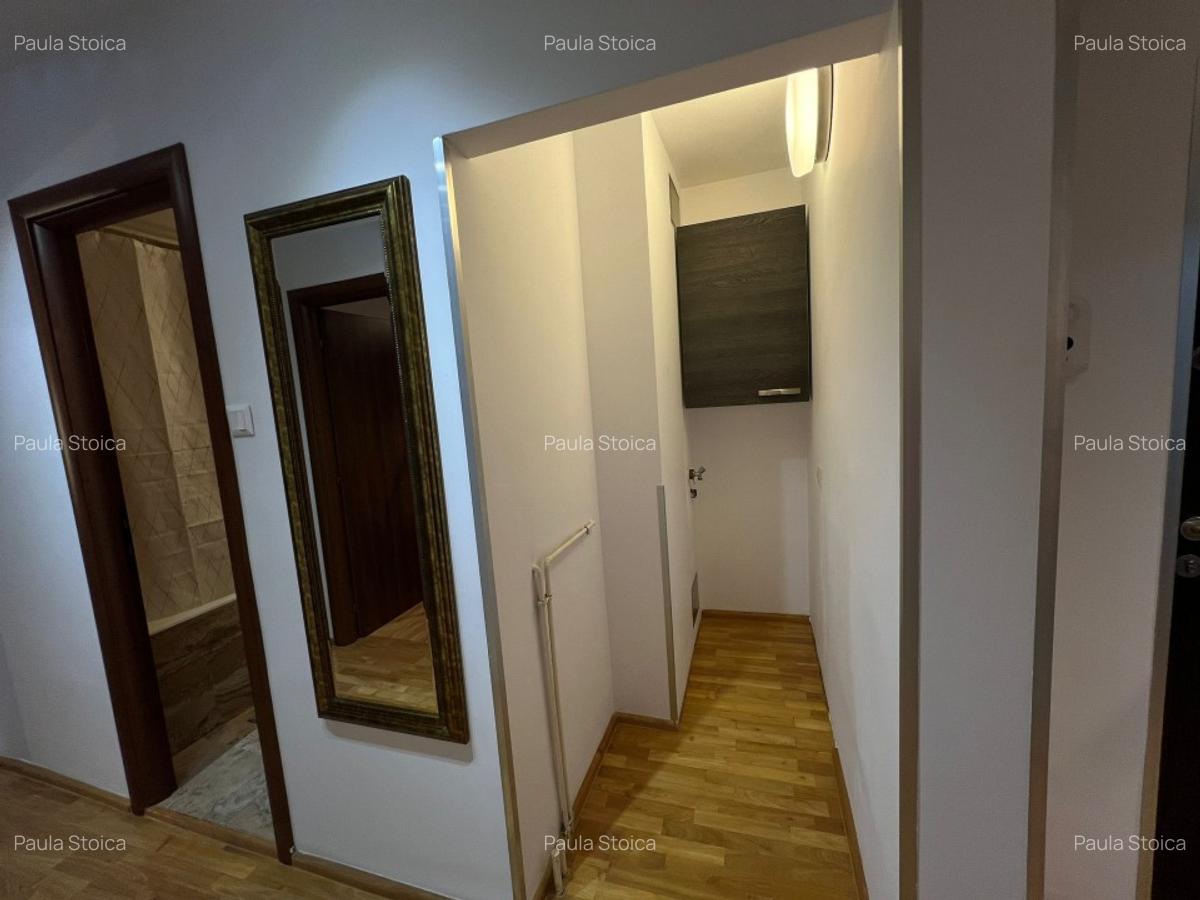 Apartamentul este proaspăt renovat, complet mobilat și utilat deține centrala te - 3