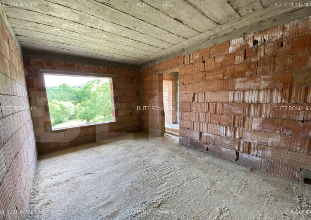 Casa familiala la rosu in suprafat utila de 199 mp si 400 mp - 10