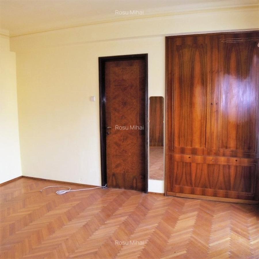 Universitate, Intercontinental, Blocul Roșu - 9