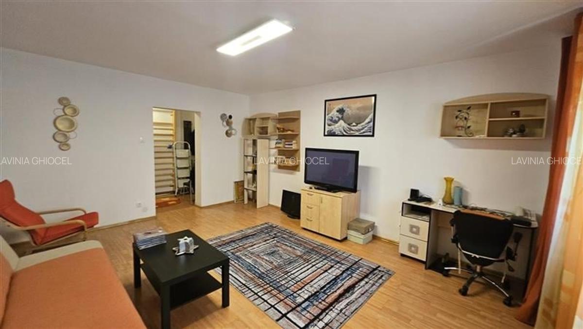 Piata Muncii-Calea Calarasi, apartament 3 camere, decomandat, mobilat-utilat, bl - 9