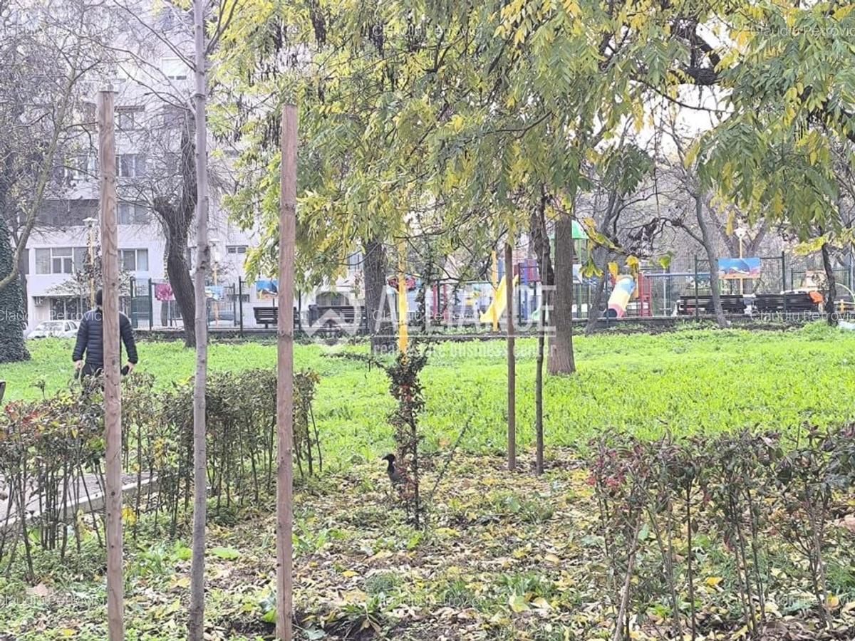 CENTRU COLONADELOR(cod03) - 2 Camere luminoase ! - 17