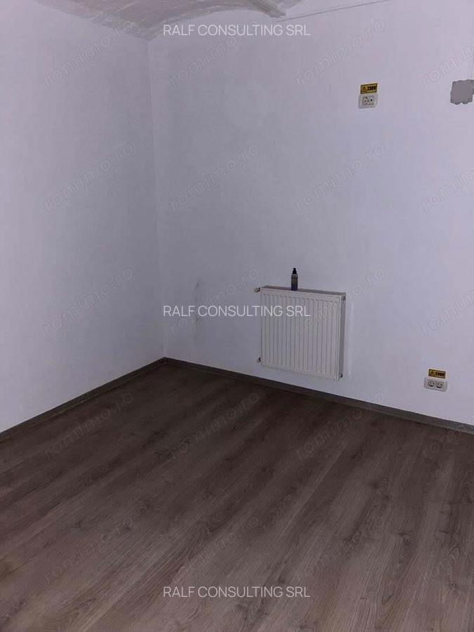 De vanzare spatiu comercial, parter+demisol, strada pietonala, vitrina mare, 166 mp, zona Unirii - 1 De vanzare spatiu comercial, parter+demisol, strada pietonala, vitrina mare, 166 mp, zona Unirii - 1