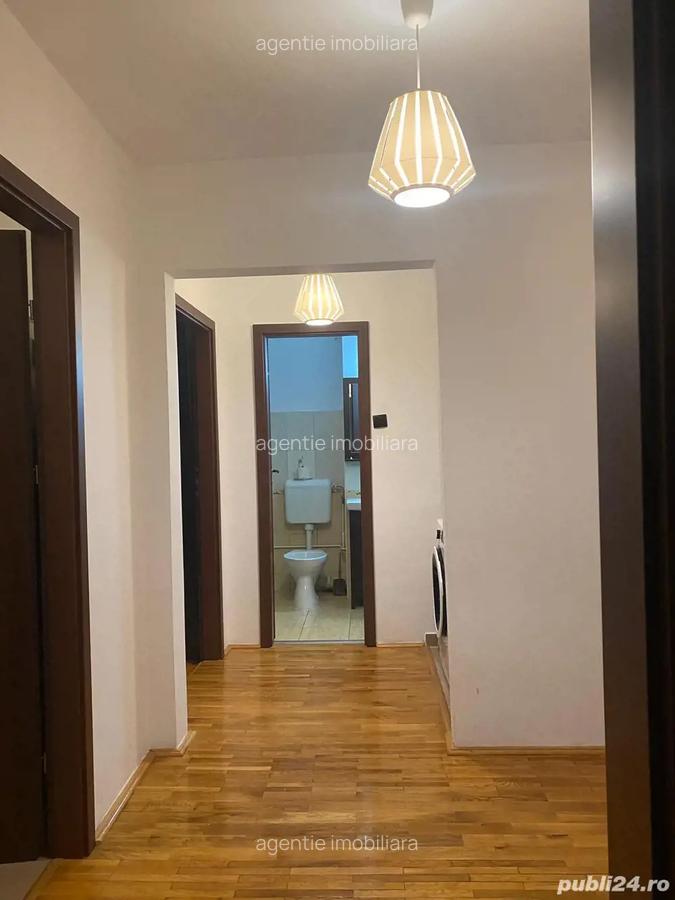Decomandat, et 1 , centrala , zona Bogdanesti - 12
