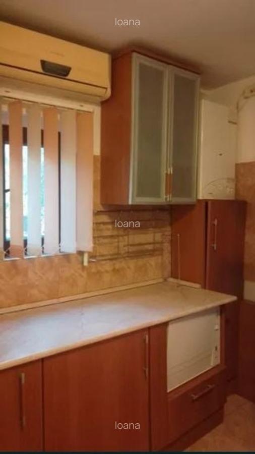 Vitan Mall Metrou DRISTOR bl MIXT reabilitat,decomandata, p/4,balcon,AC,mobilata - 3