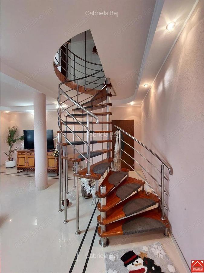 Casa mare pentru 2 familii sau pentru afacere - 5