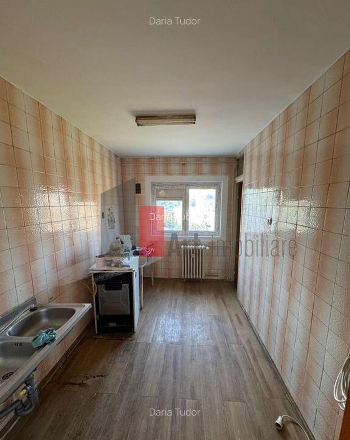 De vanzare Apartament 3 camere, Sector 4 - 11 De vanzare Apartament 3 camere, Sector 4 - 11