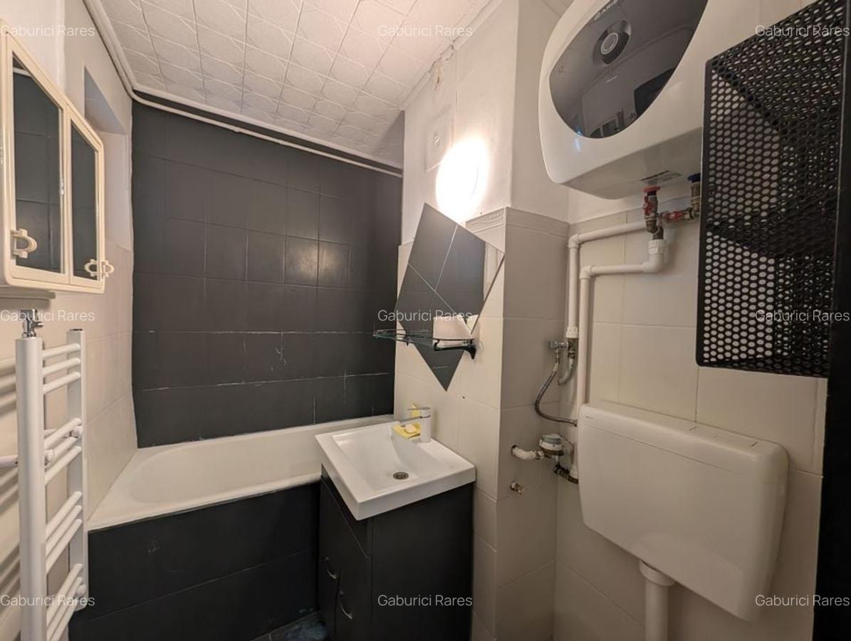 3 Camere Giulești, 60mp, Vedere Panoramică, Total de Renovat - 15 3 Camere Giulești, 60mp, Vedere Panoramică, Total de Renovat - 15