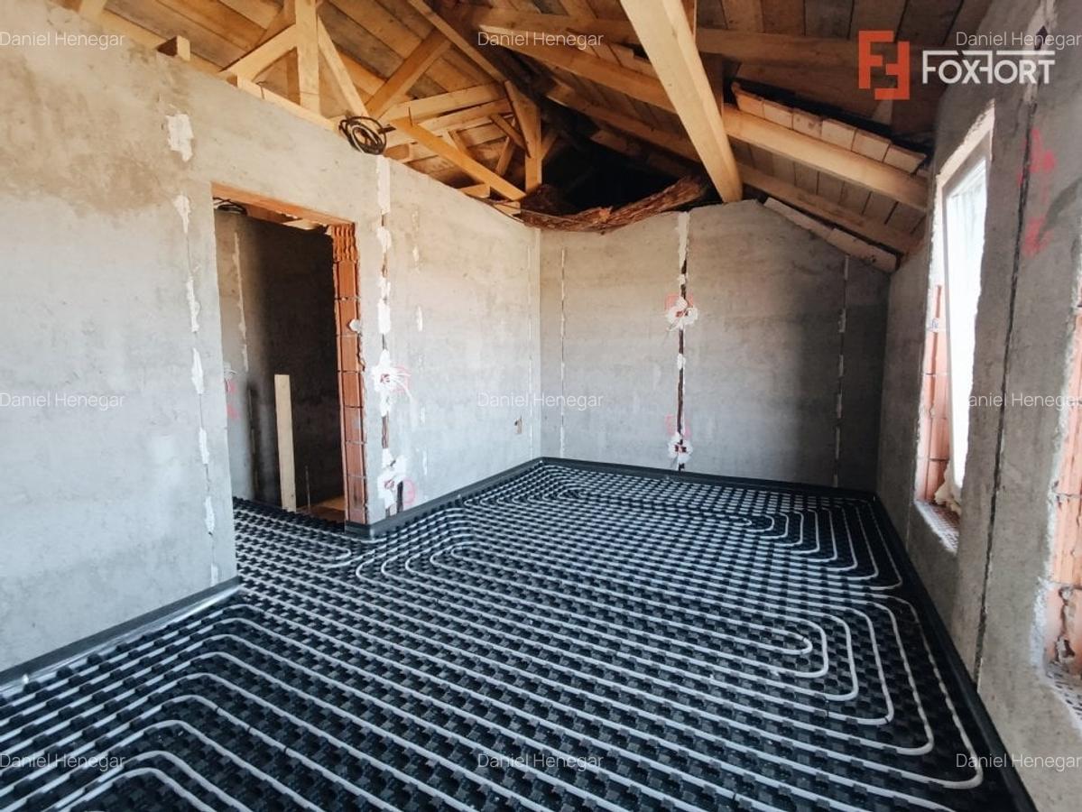 Duplex 4 camere si teren de 300 mp - zona Mosnita Veche - 7