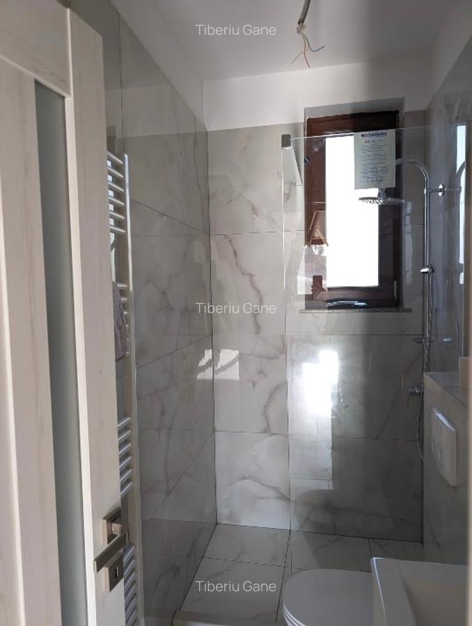 Apartament 3 camere decomandat 2025, Centru, Zona Trattoria - 3