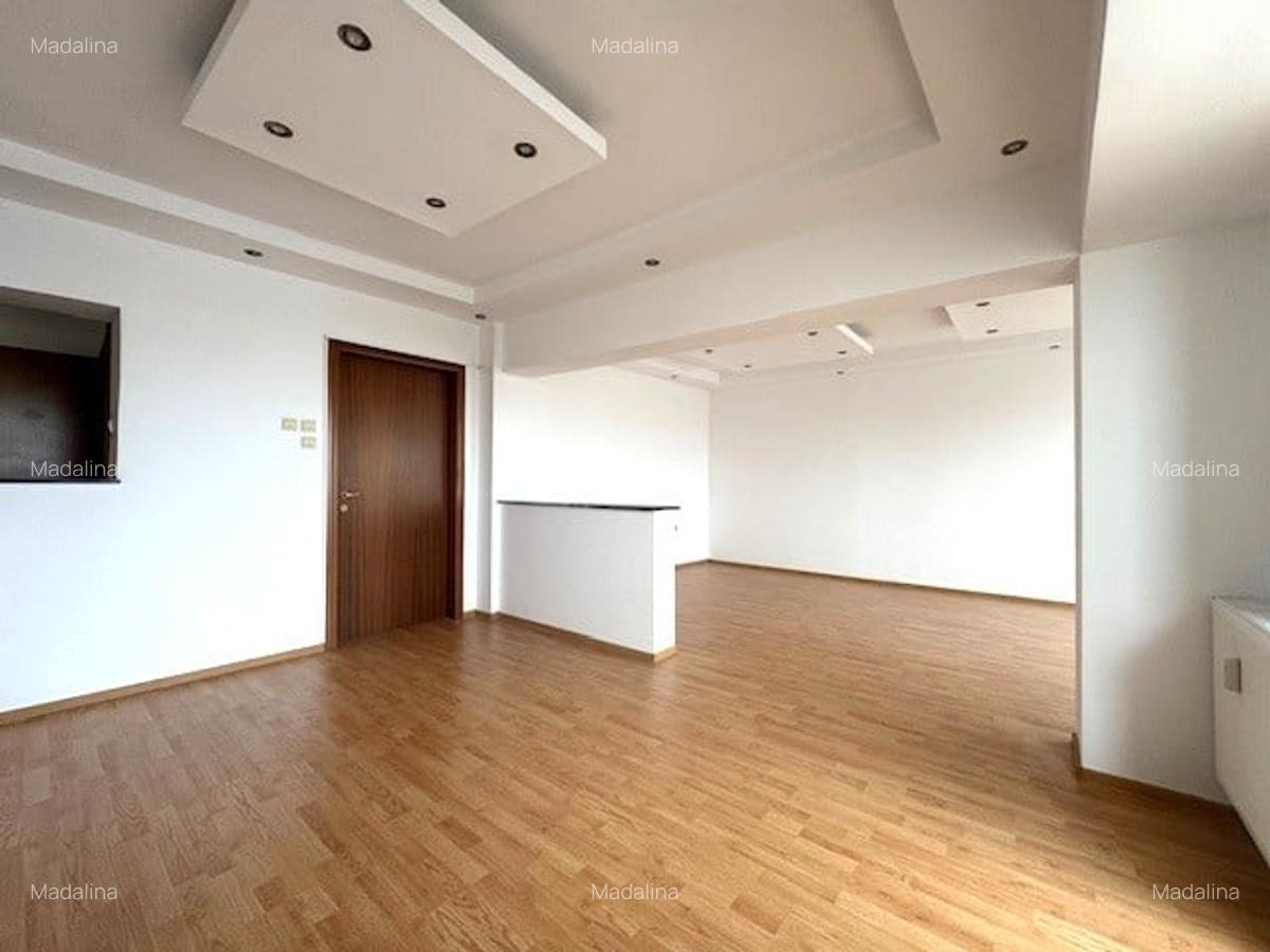 Apartament cu 4 camere decomandat, mobilat în Decebal - 3