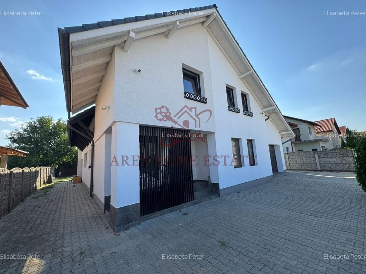 Casă individuală, 5 camere, garaj si curte, comision 0 - 15