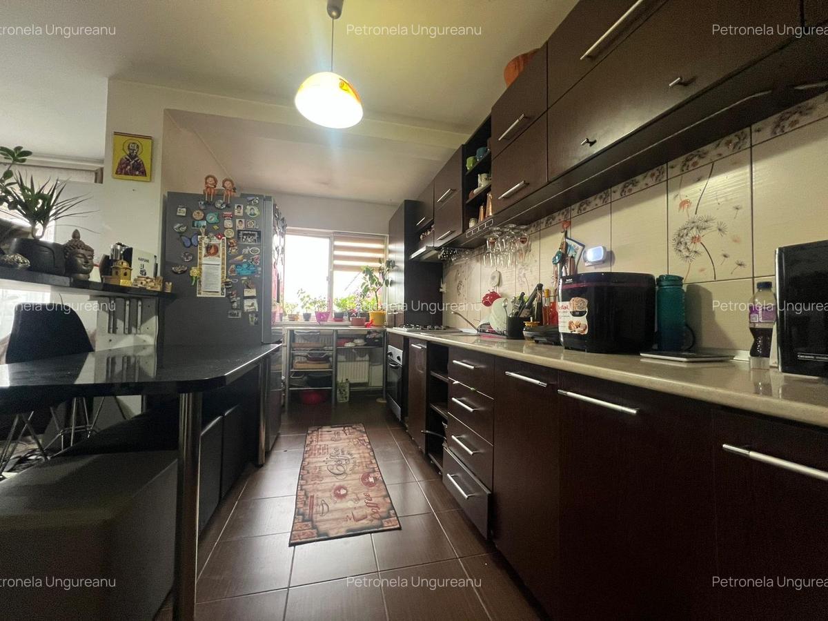 Apartament cu 2 camere de 56mp cu acces in pod, zona Nicolina 2 - 4
