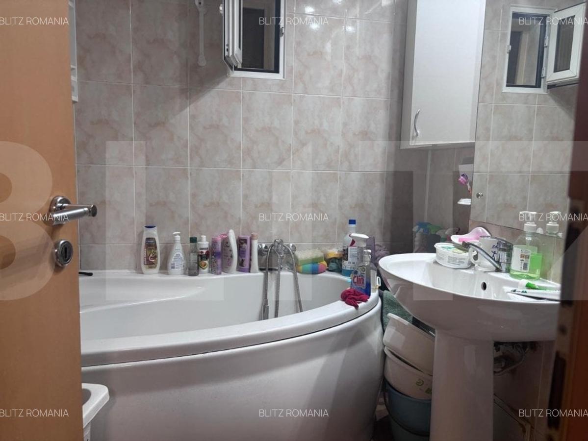 Apartament de vanzare, cu 3 camere, 55 mp, zona Lipovei - 3