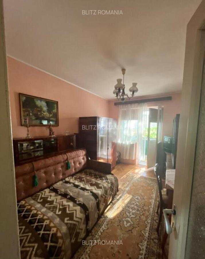 Apartament 3 camere, etaj 2, Garaj, Radauti - 3