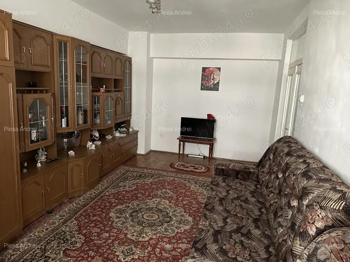 Vand apartament decomandat 3 camere - 7 Vand apartament decomandat 3 camere - 7