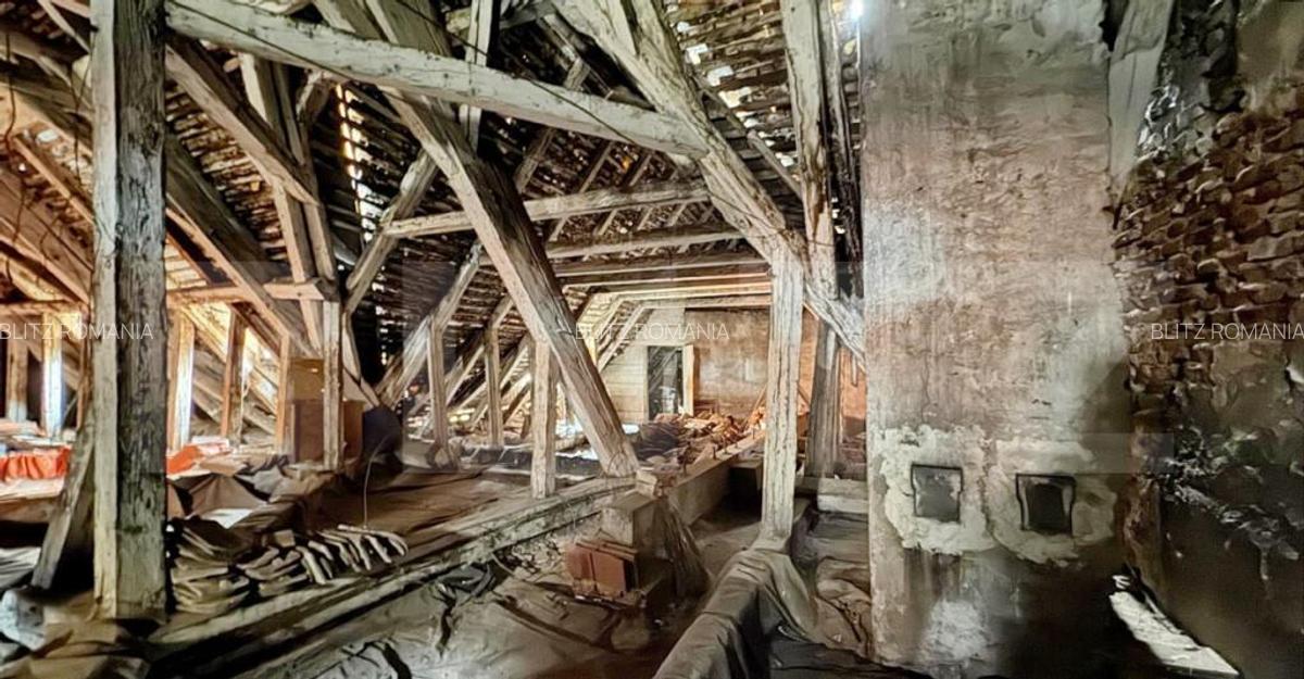 Pod spai?os, transformabil in apartamente, 285 mp, Pia?a - 8