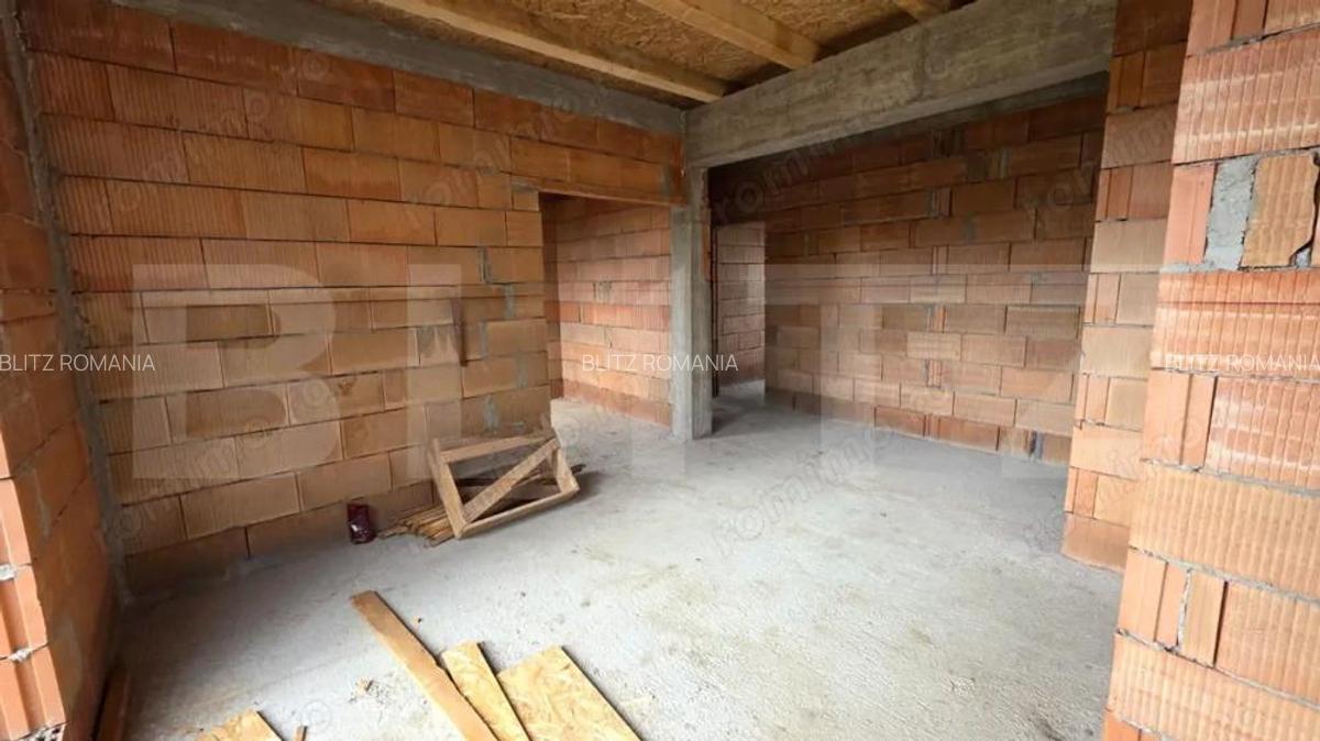 Casa pe un nivel, 3 camere, 100 mp ?i teren generos de 500 mp - zona Unirea - 10