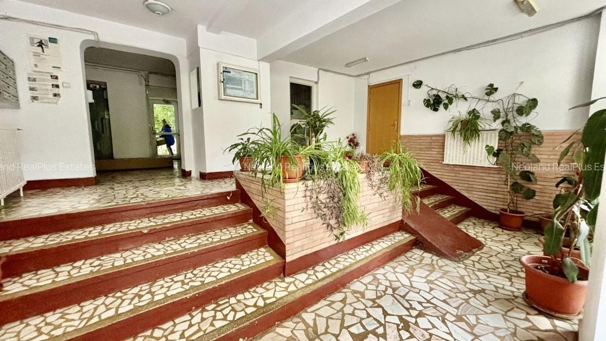 Apartament cu 3 camere în Calea Călărașilor - 13