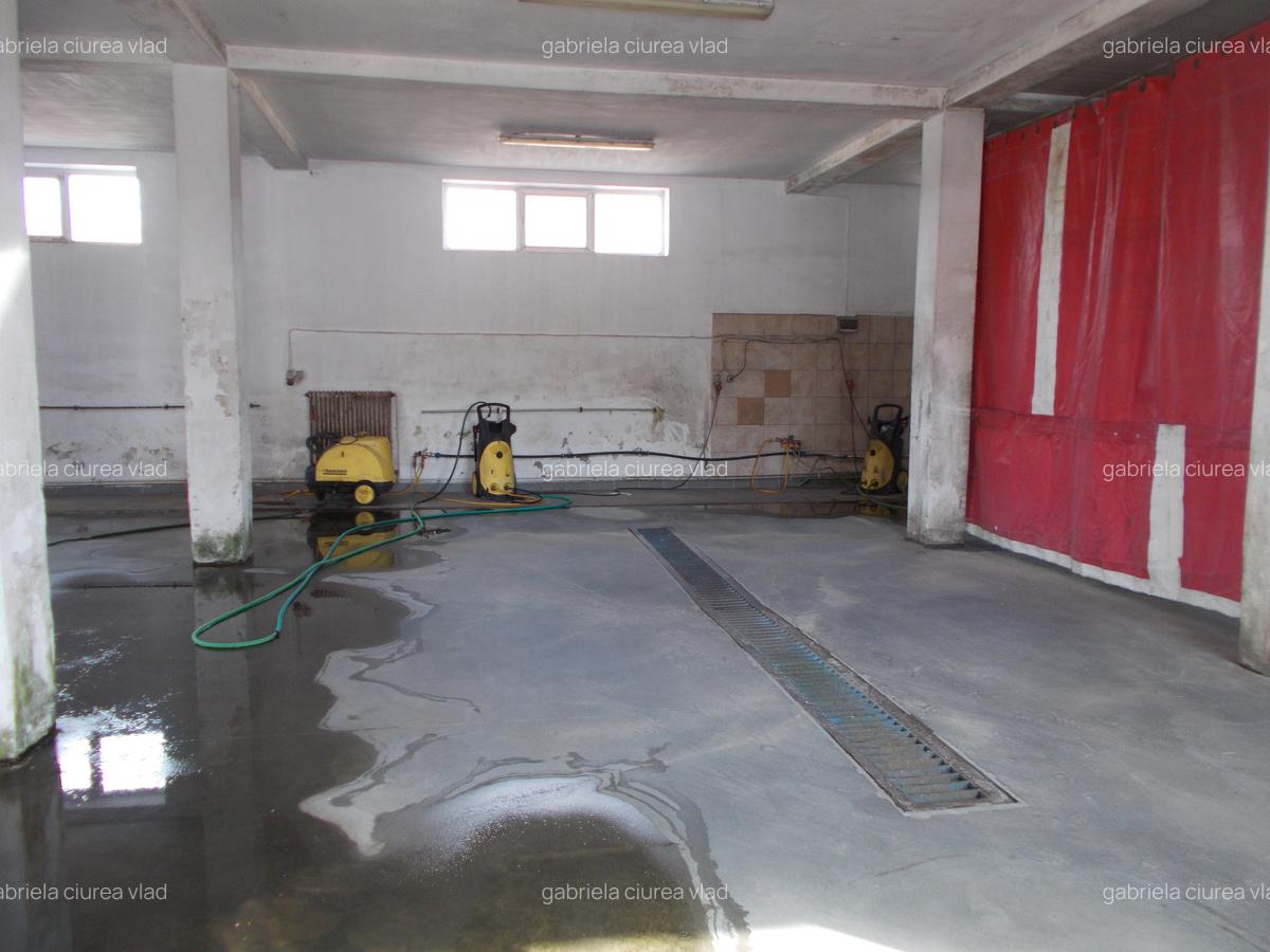 Inchiriez hala situata in Lazaret,200m,pretabila spalatorie,service - 2