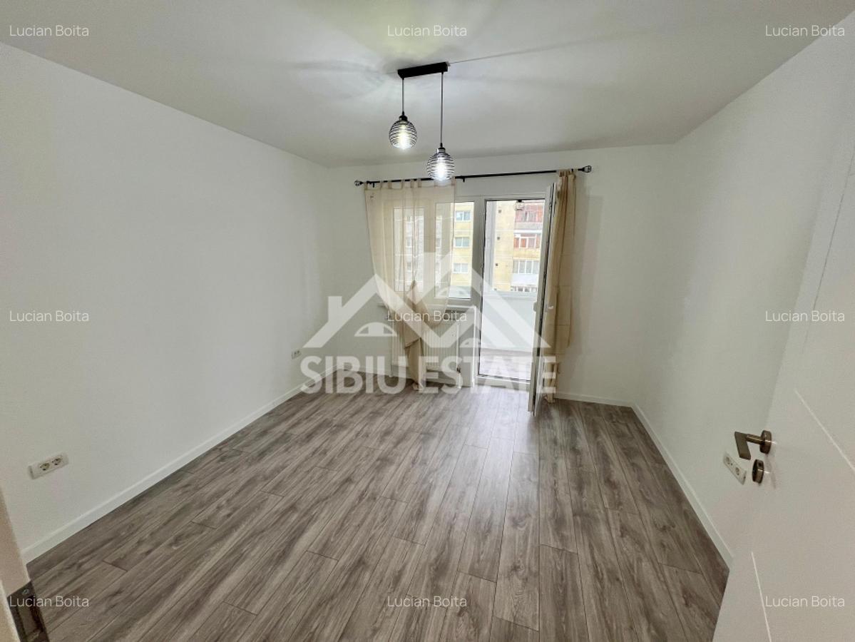 Apartament 4 camere renovat, 79 mp cu logie, Vasile Aaron, Sibiu - 7