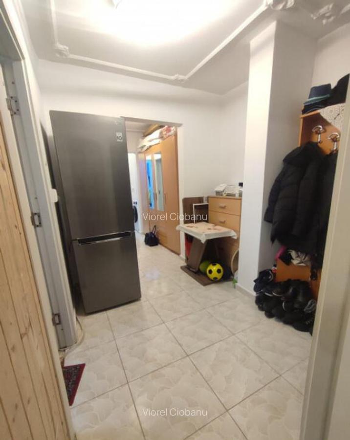APARTAMENT 3 CAMERE DECOMANDAT, CANTA, ETAJ INTERMEDIAR, ZON - 2